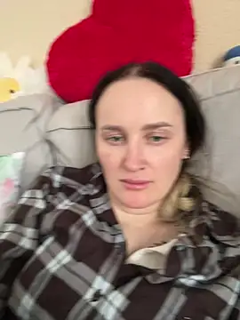 Snapshot of TomilaSi chatting on 02/05/26, 10:42 TomilaSi online show from 02/05/26, 10:42