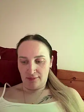 Snapshot of TomilaSi chatting on 02/09/26, 11:53 TomilaSi online show from 02/09/26, 11:53