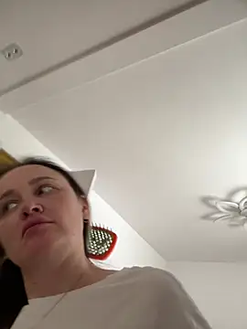 Snapshot of TomilaSi chatting on 02/11/26, 12:32 TomilaSi online show from 02/11/26, 12:32