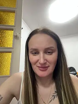 Snapshot of TomilaSi chatting on 03/06/26, 08:49 TomilaSi online show from 03/06/26, 08:49