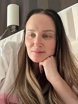 Snapshot of TomilaSi chatting on 05/03/26, 12:22 TomilaSi online show from 05/03/26, 12:22