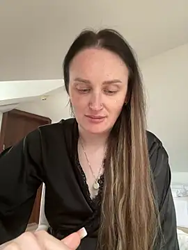 Snapshot of TomilaSi chatting on 05/13/26, 04:48 TomilaSi online show from 05/13/26, 04:48