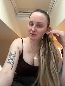 Snapshot of TomilaSi chatting on 05/29/26, 06:06 TomilaSi online show from 05/29/26, 06:06