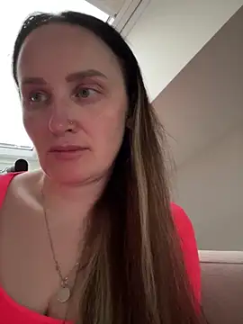 Snapshot of TomilaSi chatting on 06/11/26, 06:39 TomilaSi online show from 06/11/26, 06:39
