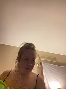 Snapshot of SmirkFans chatting on 02/25/26, 02:32 SmirkFans online show from 02/25/26, 02:32