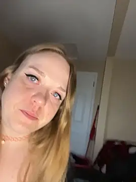 Snapshot of SmirkFans chatting on 03/22/26, 10:46 SmirkFans online show from 03/22/26, 10:46