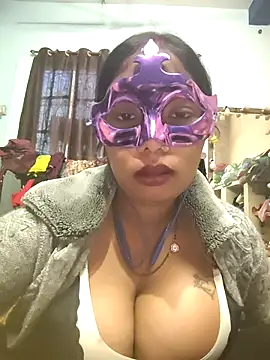 aarti03fb online show from 12/17/25, 06:19