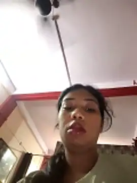 Snapshot of aarti03fb chatting on 06/11/26, 01:05 aarti03fb online show from 06/11/26, 01:05