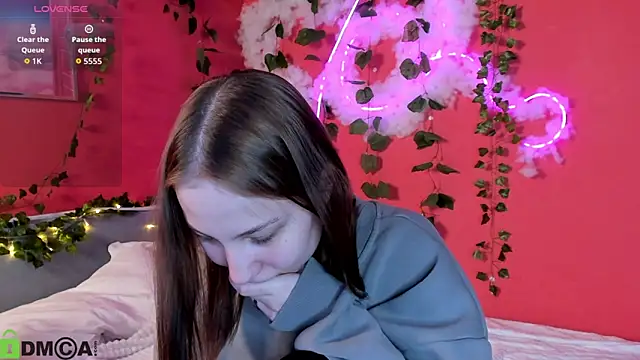 lally cute online show from 03/05/26, 07:21