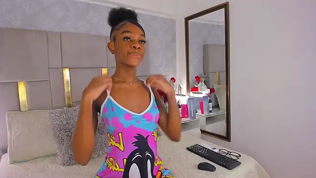 IsisBrown  online show from 04/17/26, 09:29