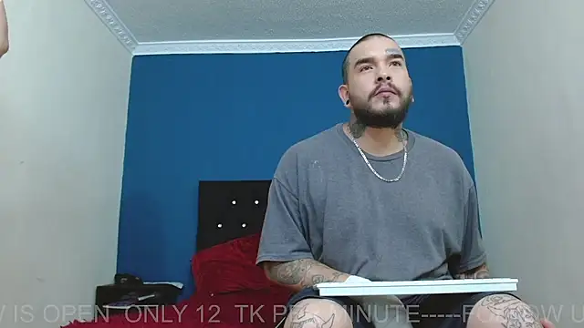 ARIA AND NICK online show from 04/21/26, 04:23