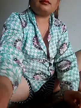 mai-mai-97 online show from 04/19/26, 07:18