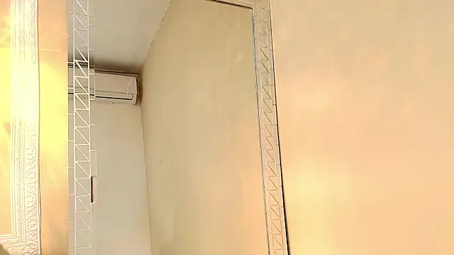 HallieStone online show from 04/21/26, 12:11