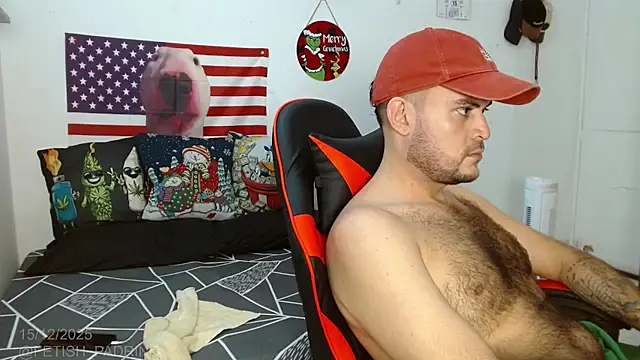 Snapshot of holegape chatting on 12/15/25, 01:26 holegape online show from 12/15/25, 01:26