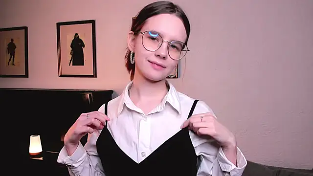 GennieKelso online show from 12/04/25, 03:32