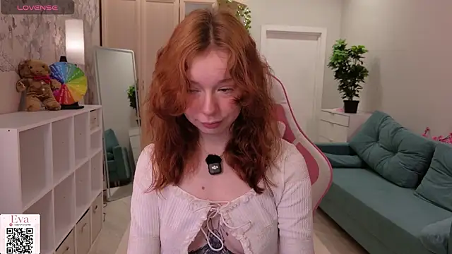 Snapshot of eva_aria chatting on 06/12/26, 01:04 eva aria online show from 06/12/26, 01:04