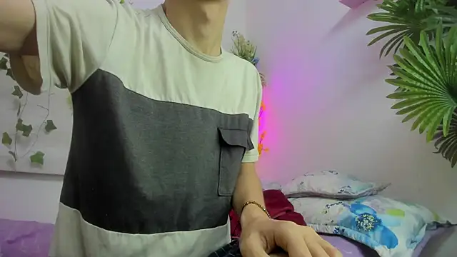 AngelSlimm online show from 12/04/25, 03:49