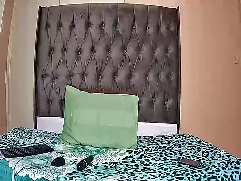 SavageHoney online show from 12/22/25, 08:28