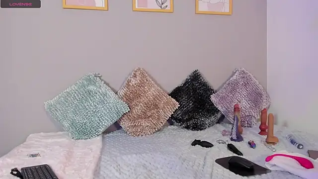 Snapshot of IvannaVolk_ chatting on 05/16/26, 10:36 IvannaVolk online show from 05/16/26, 10:36