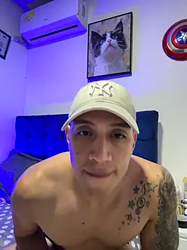 Snapshot of OliverWest04 chatting on 11/25/25, 09:31 OliverWest04 online show from 11/25/25, 09:31