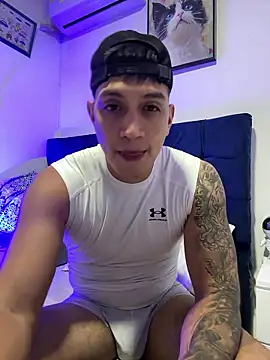 Snapshot of OliverWest04 chatting on 01/07/26, 08:22 OliverWest04 online show from 01/07/26, 08:22