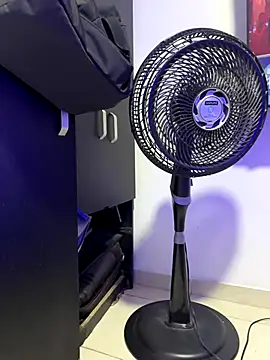 Snapshot of OliverWest04 chatting on 01/08/26, 04:53 OliverWest04 online show from 01/08/26, 04:53