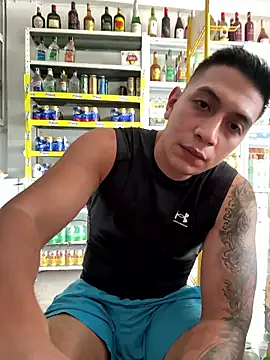 Snapshot of OliverWest04 chatting on 01/10/26, 08:10 OliverWest04 online show from 01/10/26, 08:10