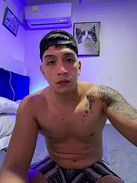 Snapshot of OliverWest04 chatting on 01/17/26, 11:30 OliverWest04 online show from 01/17/26, 11:30