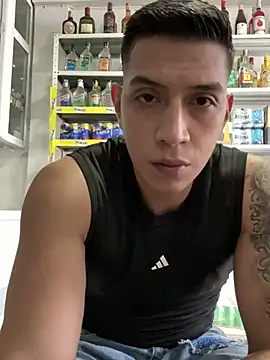 Snapshot of OliverWest04 chatting on 02/01/26, 09:35 OliverWest04 online show from 02/01/26, 09:35