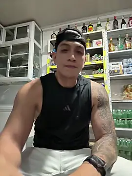 Snapshot of OliverWest04 chatting on 04/10/26, 12:38 OliverWest04 online show from 04/10/26, 12:38