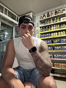 Snapshot of OliverWest04 chatting on 04/14/26, 12:16 OliverWest04 online show from 04/14/26, 12:16