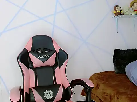 Natasha  Hot  online show from 12/04/25, 09:40