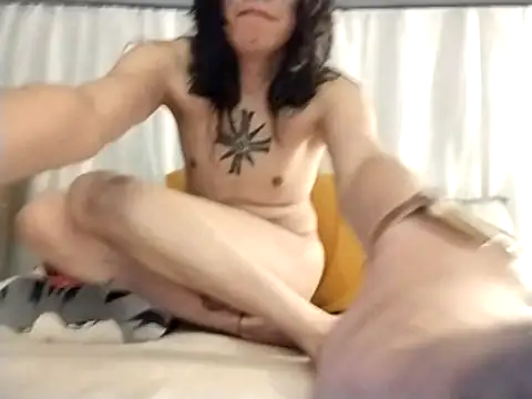 Snapshot of particula_de_yo chatting on 12/05/25, 04:54 particula de yo online show from 12/05/25, 04:54