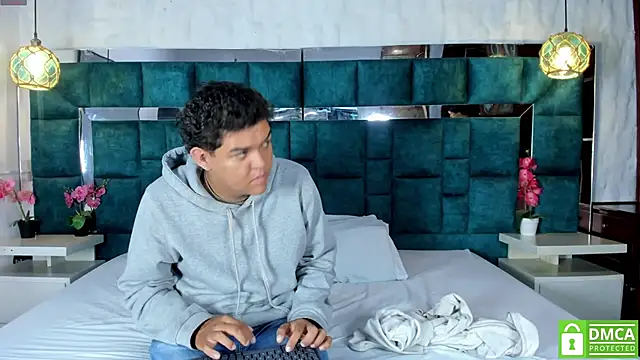  bonnyandclyde online show from 04/19/26, 01:43