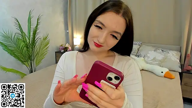 Lesley Wings online show from 12/05/25, 04:10