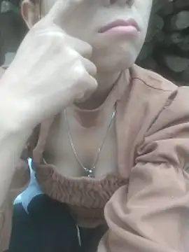 tieutam122 online show from 02/13/26, 09:38