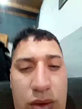 Alvarezz0202 online show from 05/22/26, 06:02