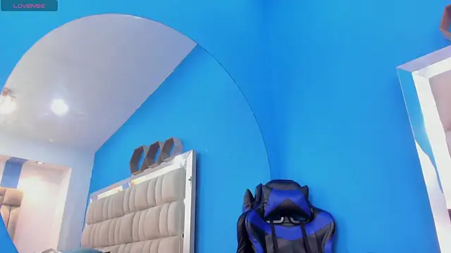 melany love0 online show from 04/01/26, 12:39