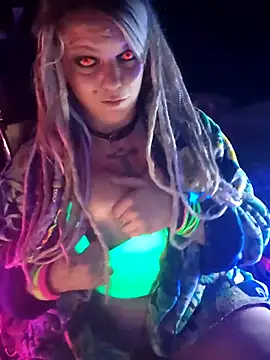 Snapshot of Horny_hippie chatting on 10/31/25, 05:30 Horny hippie online show from 10/31/25, 05:30