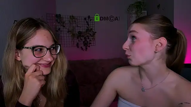 Snapshot of mary_meow_hot chatting on 04/21/26, 07:28 mary meow hot online show from 04/21/26, 07:28