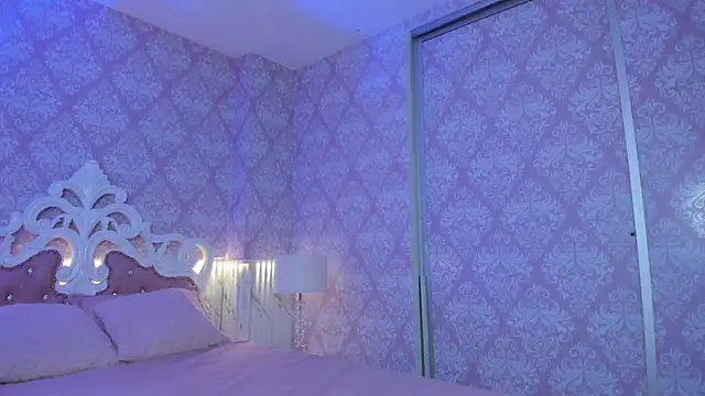 sarah sluty online show from 04/21/26, 02:26