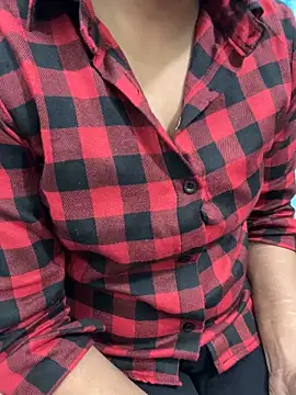 Snapshot of Juliekhan_98 chatting on 11/29/25, 08:39 Juliekhan 98 online show from 11/29/25, 08:39