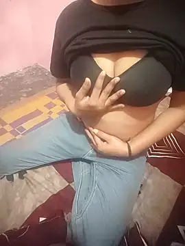 Snapshot of Juliekhan_98 chatting on 12/03/25, 04:31 Juliekhan 98 online show from 12/03/25, 04:31