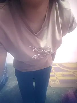 Snapshot of Juliekhan_98 chatting on 12/04/25, 08:23 Juliekhan 98 online show from 12/04/25, 08:23