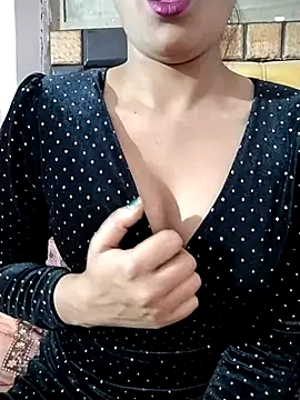 RASHMI SHARMA9 online show from 03/23/26, 01:15