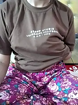 RASHMI SHARMA9 online show from 04/05/26, 04:20