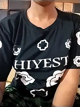 RASHMI SHARMA9 online show from 04/18/26, 05:28