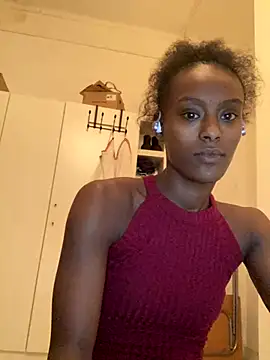    Hannah    online show from 11/28/25, 05:37