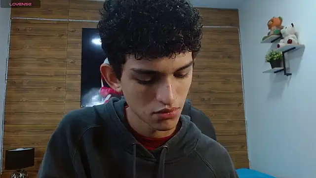 Michaelkoiv online show from 12/03/25, 12:14