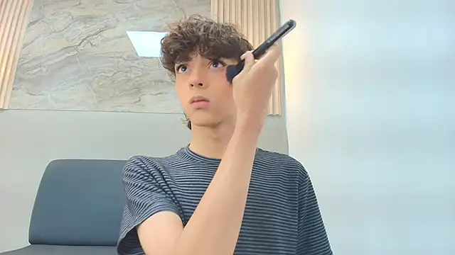 Snapshot of CRISS_ALLEN1 chatting on 12/15/25, 01:15 CRISS ALLEN1 online show from 12/15/25, 01:15